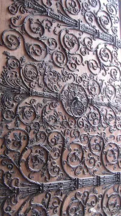 巴黎圣母院屋顶神兽