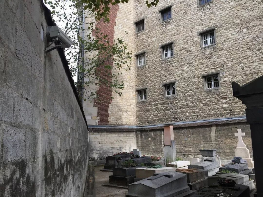 世界最贵的墓碑，在巴黎蒙帕纳斯公墓