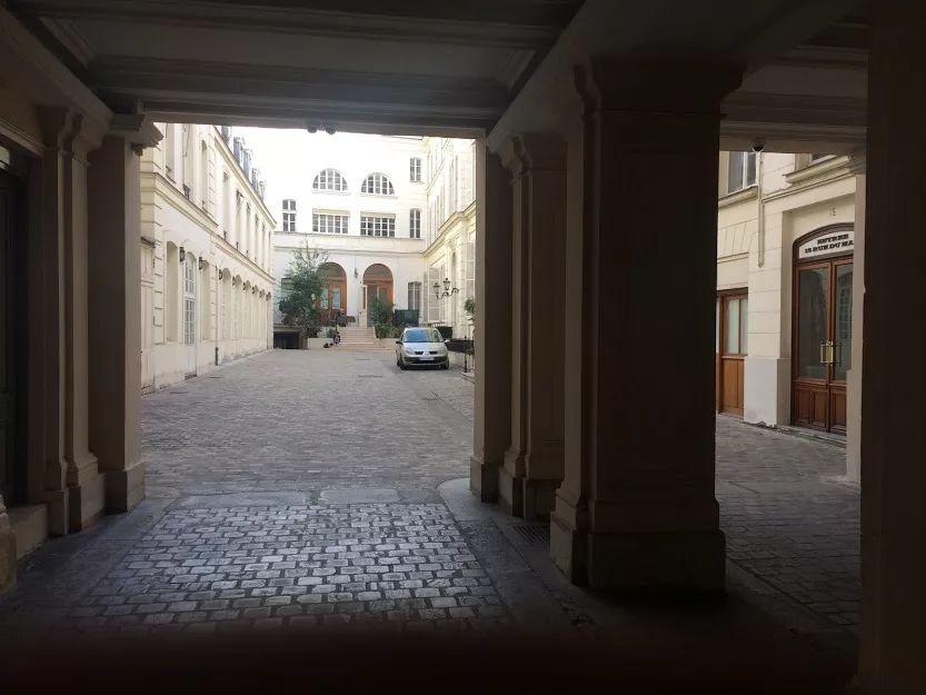 女人也有上断头台的权利！