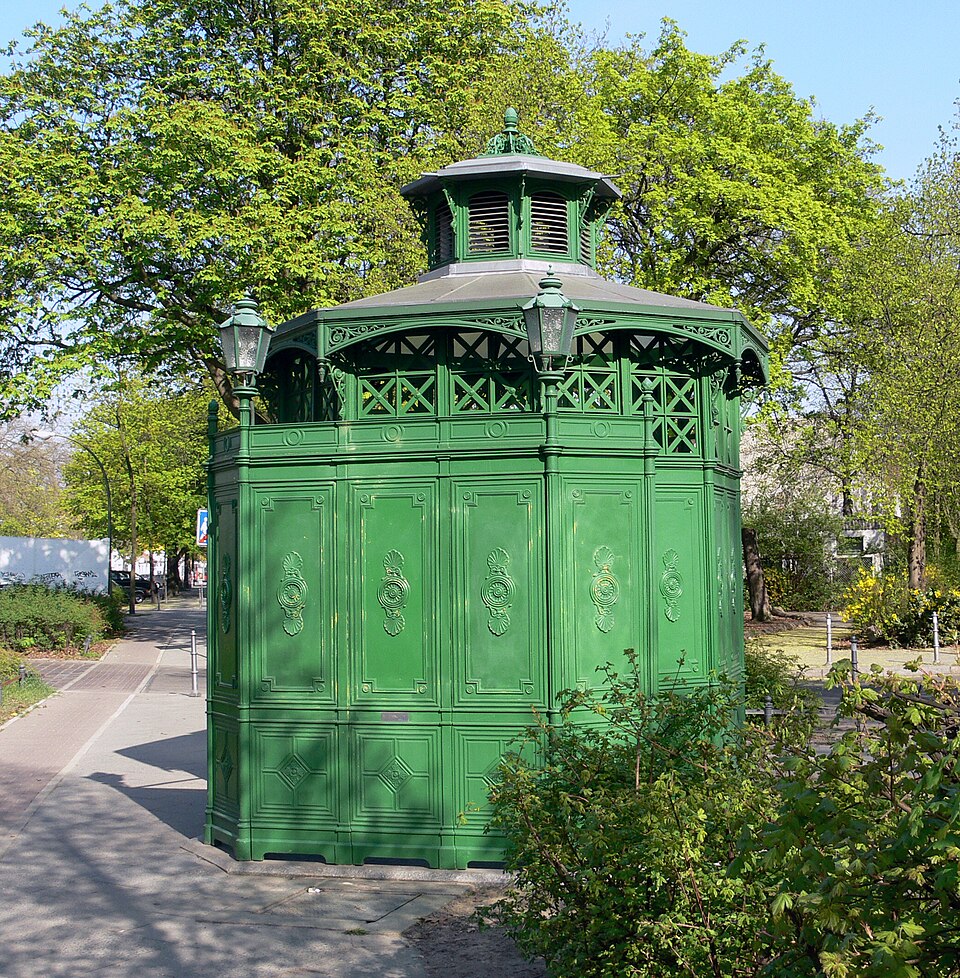 德国柏林公共小便池