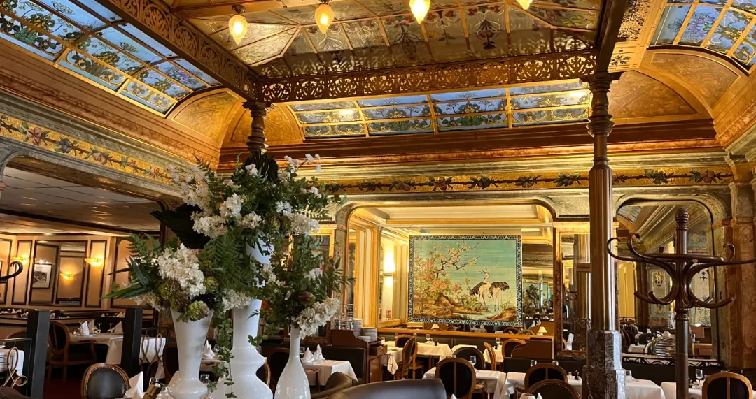 新艺术风格豪华餐厅内景