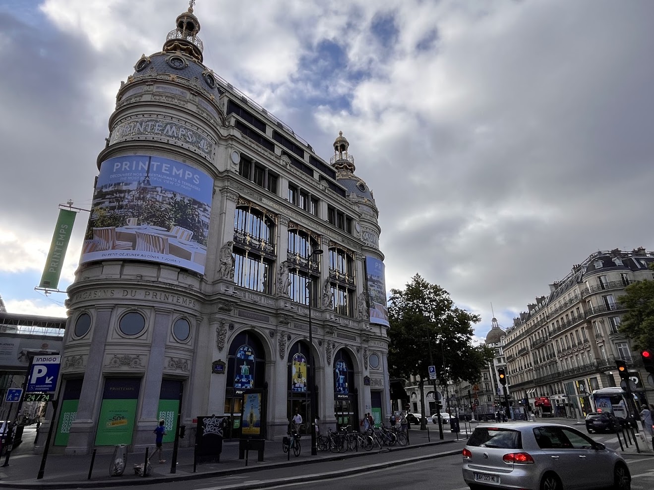 巴黎春天百货现代外观