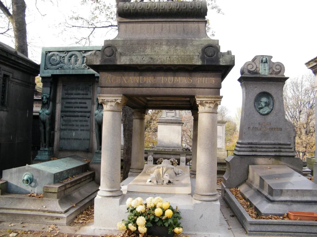 小仲马墓·让茶花女永生的作家