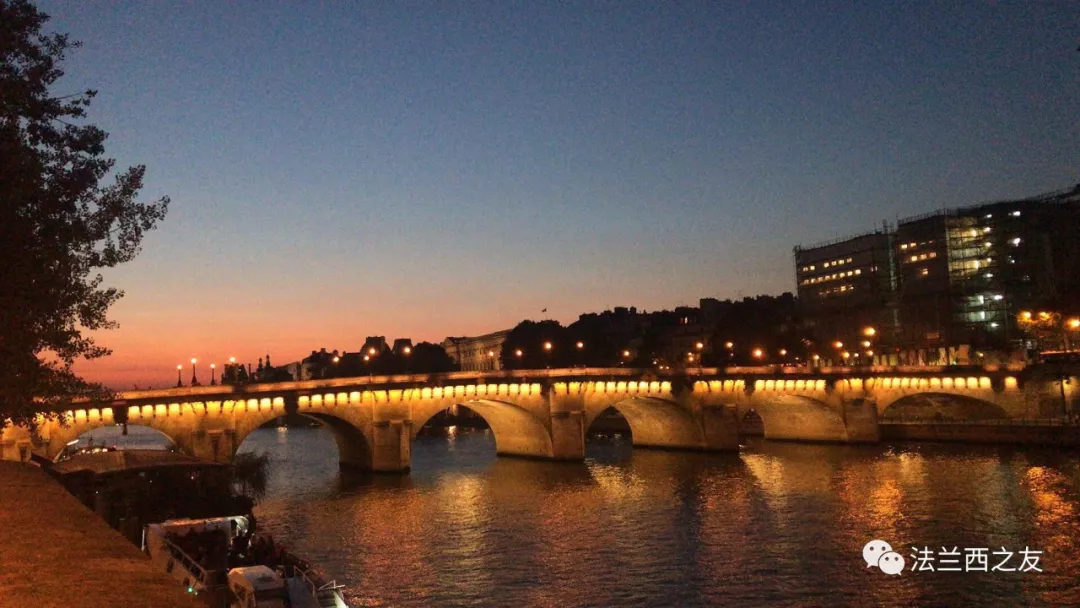 西岱岛神秘巴黎漫步——从卢浮宫到西岱岛的隐藏传说